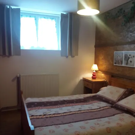 Du Cafe De La Poste Le Buisson (Lozere)