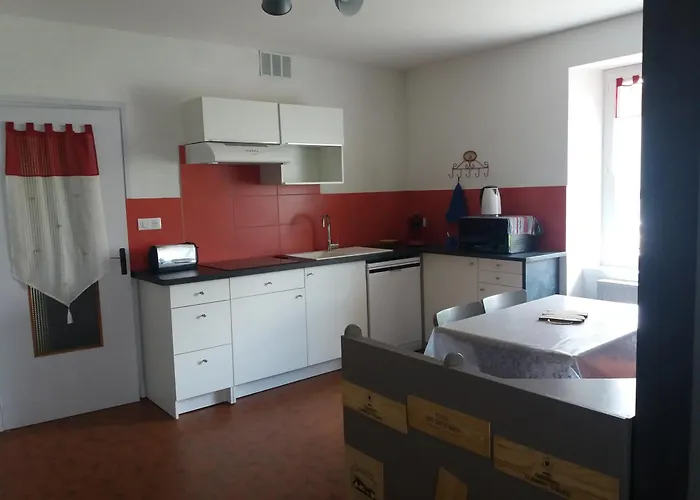 Du Cafe De La Poste * Le Buisson (Lozere)