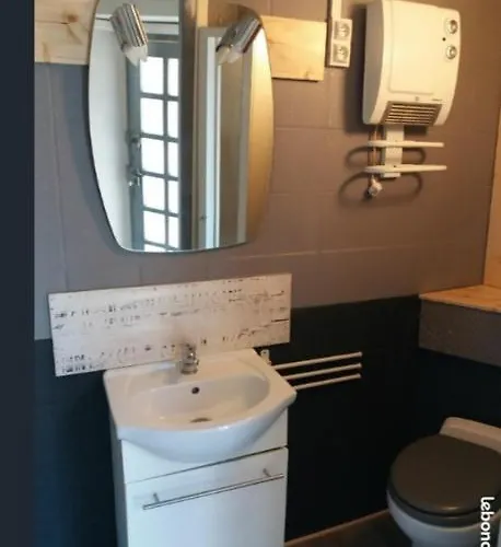 Du Cafe De La Poste Apartman